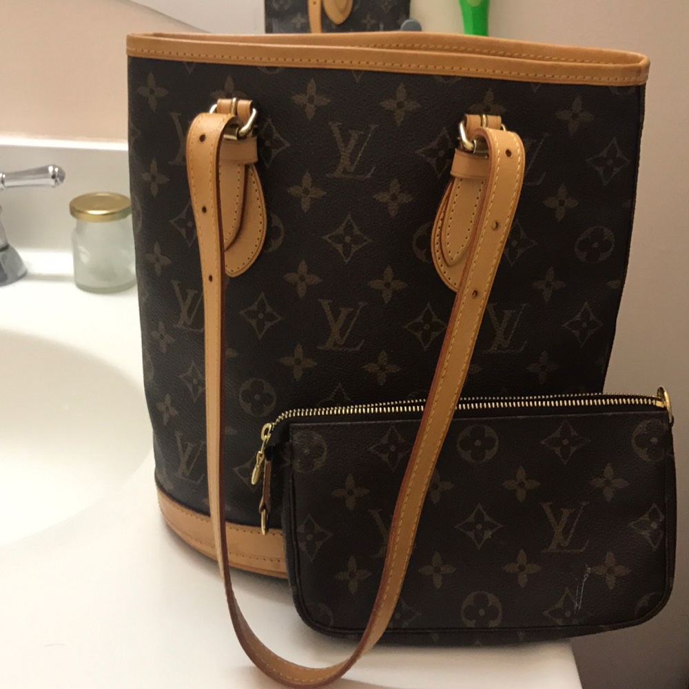 Petite Louis Vuitton Bucket Gentle used condition